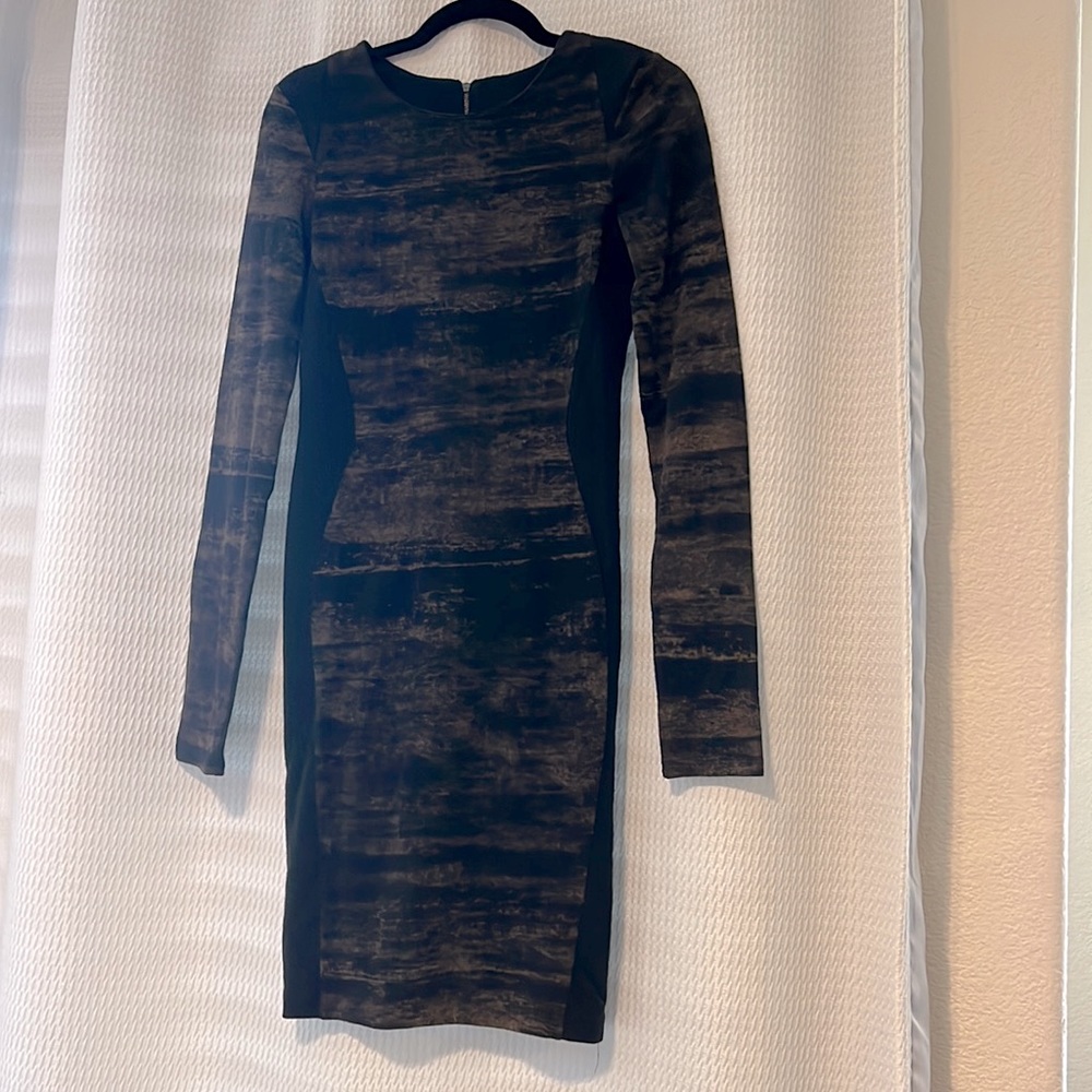 296. NWOT-Flattering Shaping Black & Olive Yummie Dress